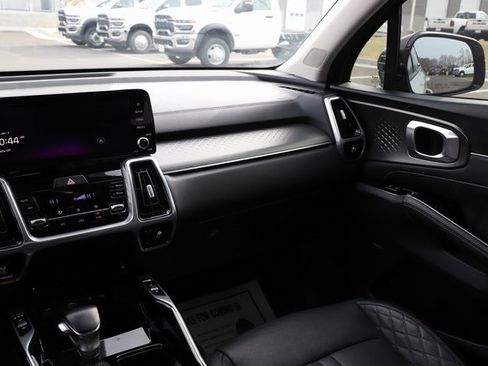 Used 2023 Kia Sorento SX image 31