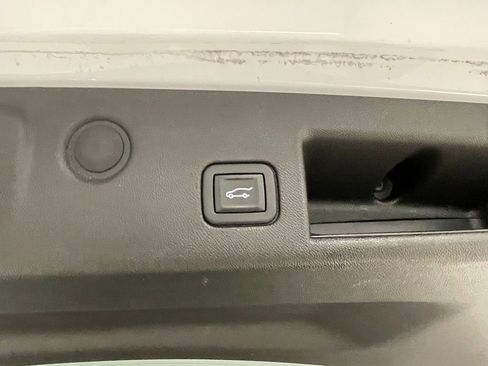 Used 2023 Chevrolet Equinox LT image 13