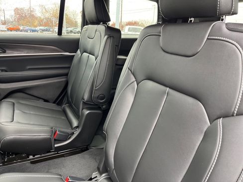 New 2025 Jeep Grand Cherokee L Limited w/ Black Appearance Package image 38