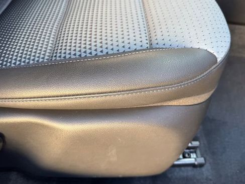 Used 2025 Chevrolet Trax LT w/ LT Convenience Package image 22