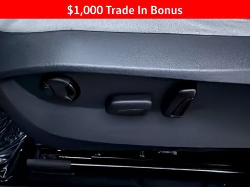 New 2026 Volkswagen Taos SE FWD image 25