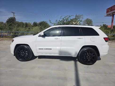 Used 2021 Jeep Grand Cherokee Laredo X AWD/4WD image 9