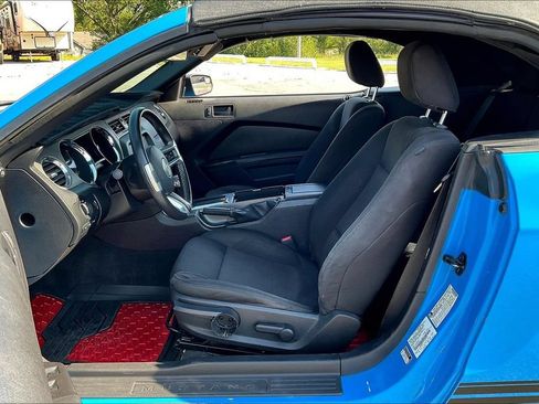 Used 2012 Ford Mustang Convertible RWD image 20