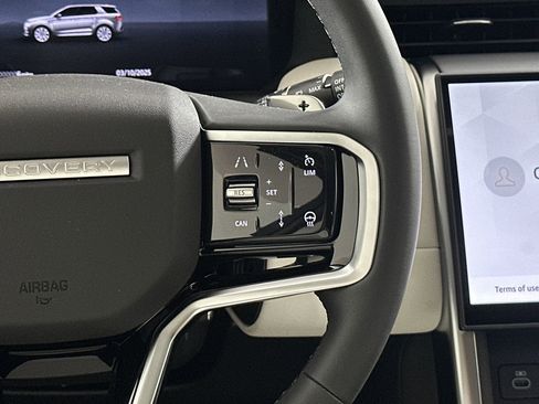 Certified 2025 Land Rover Discovery Sport S image 16