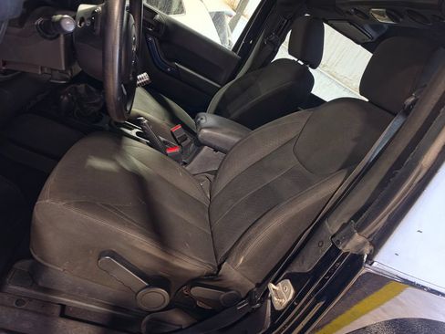 Used 2015 Jeep Wrangler Sport AWD/4WD image 6