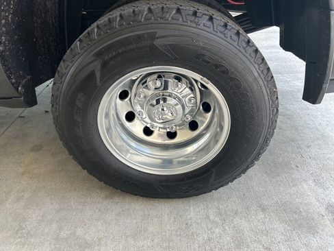 Used 2025 RAM 3500 Laramie AWD/4WD image 18