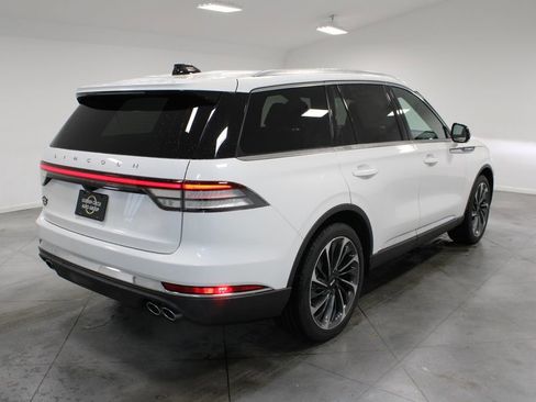 New 2026 Lincoln Aviator Reserve image 8