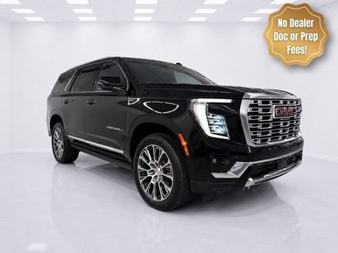 Used 2025 GMC Yukon Denali w/ Sun & Power Step Package AWD/4WD image 2