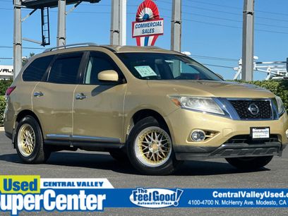 Used 2013 Nissan Pathfinder SL w/ Trailer Tow Pkg