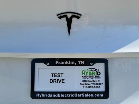 Used 2021 Tesla Model Y Long Range image 25