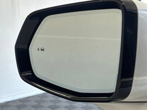 Used 2024 Cadillac XT6 Premium Luxury w/ Technology Package FWD image 10
