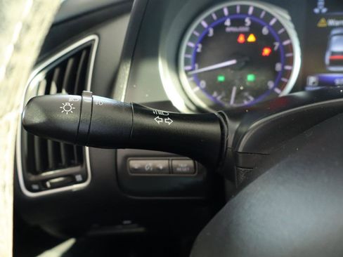 Used 2016 INFINITI Q50 3.0t Premium w/ Driver Assistance Package image 24