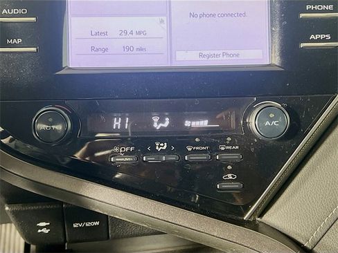 Used 2019 Toyota Camry L image 22
