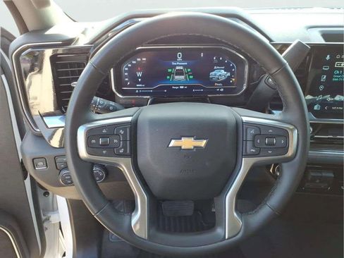 Used 2025 Chevrolet Silverado 1500 LT AWD/4WD image 18