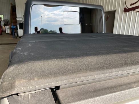 Used 2020 Jeep Gladiator Overland AWD/4WD image 32