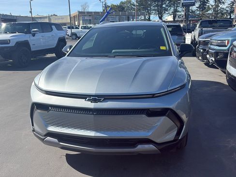 Used 2024 Chevrolet Equinox EV LT w/ LPO, Blackout Package FWD image 13