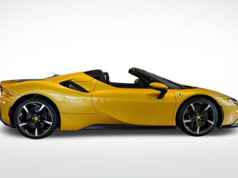 Used 2024 Ferrari SF90 Spider image 6