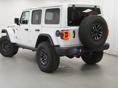 Used 2026 Jeep Wrangler Unlimited Rubicon image 14