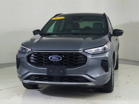 Used 2024 Ford Escape ST-Line image 2