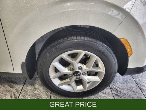 Used 2024 Kia Soul LX w/ Option Group 015 FWD image 10