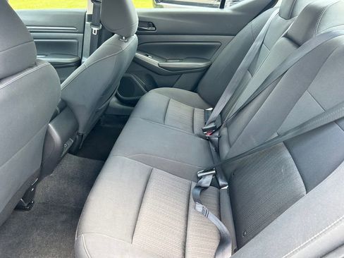 Used 2025 Nissan Altima 2.5 SV FWD image 14