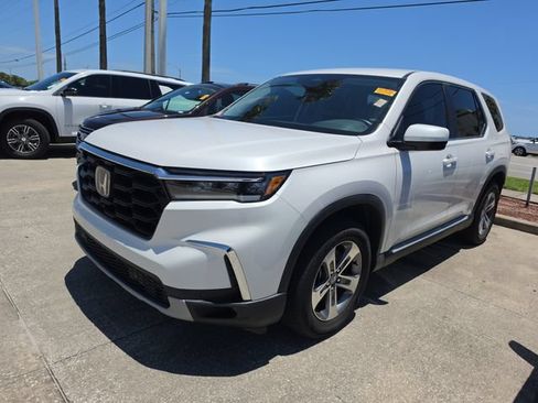 Used 2024 Honda Pilot EX-L image 3