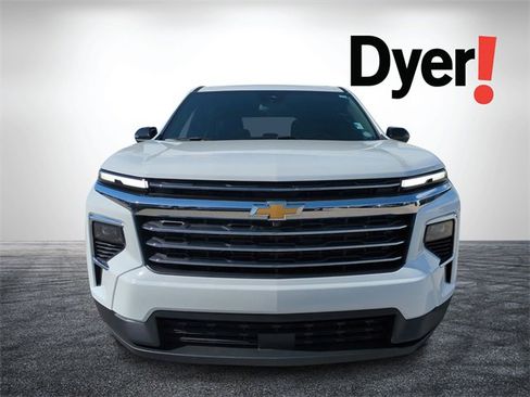 Used 2025 Chevrolet Traverse LT w/ Sun and Wheel Package image 9