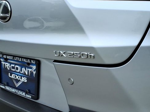 Certified 2023 Lexus UX 250h FWD w/ Accessory Package (Z2) image 7