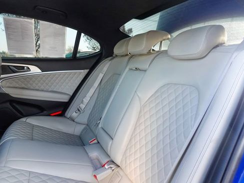 Used 2022 Genesis G70 3.3T image 25