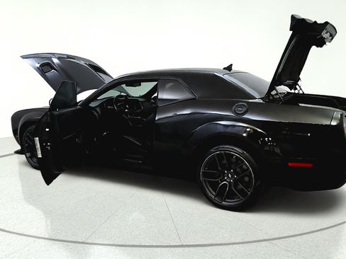 Used 2022 Dodge Challenger R/T Scat Pack RWD image 12