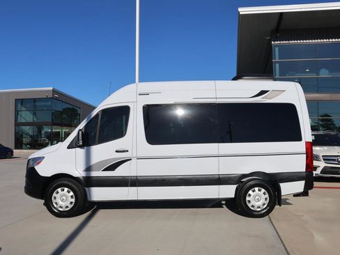 Used 2019 Mercedes-Benz Sprinter 2500 image 2