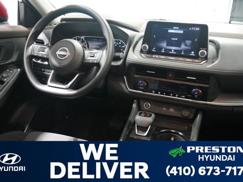 Used 2023 Nissan Rogue SV image 18