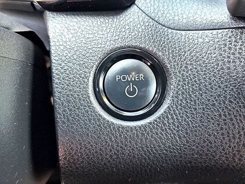 Used 2025 Toyota Camry SE AWD/4WD image 16