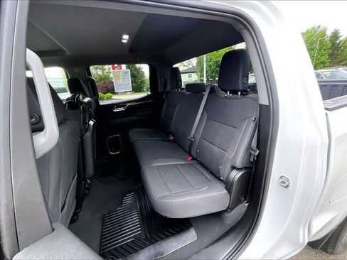 Used 2023 Chevrolet Silverado 1500 LT AWD/4WD image 15