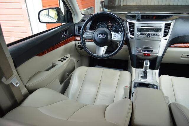 Used 2010 Subaru Outback 2.5i Limited AWD/4WD image 48