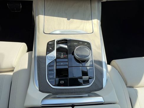 Certified 2025 BMW X7 M60i AWD/4WD image 26