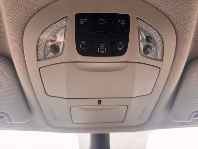 Used 2023 Chrysler Voyager LX FWD image 18