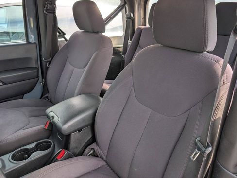 Used 2014 Jeep Wrangler Sport AWD/4WD image 4