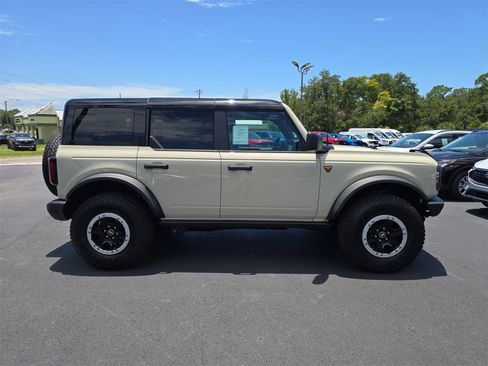 New 2025 Ford Bronco Badlands w/ Sasquatch Package image 3