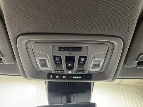 Used 2024 GMC Sierra 1500 Denali w/ Technology Package AWD/4WD image 24