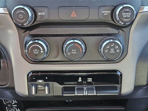 Used 2024 RAM 2500 Big Horn w/ Bed Utility Group image 21