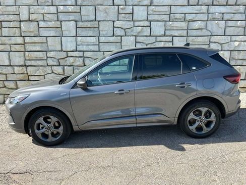 Used 2023 Ford Escape ST-Line w/ Tech Pack #1 AWD/4WD image 3