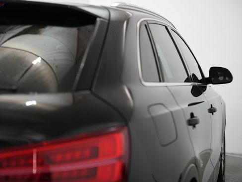 Used 2018 Audi Q3 2.0T Premium Plus w/ Premium Plus Package AWD/4WD image 61