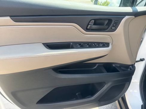 Certified 2024 Honda Odyssey EX-L image 9
