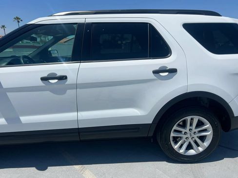 Used 2017 Ford Explorer FWD image 3