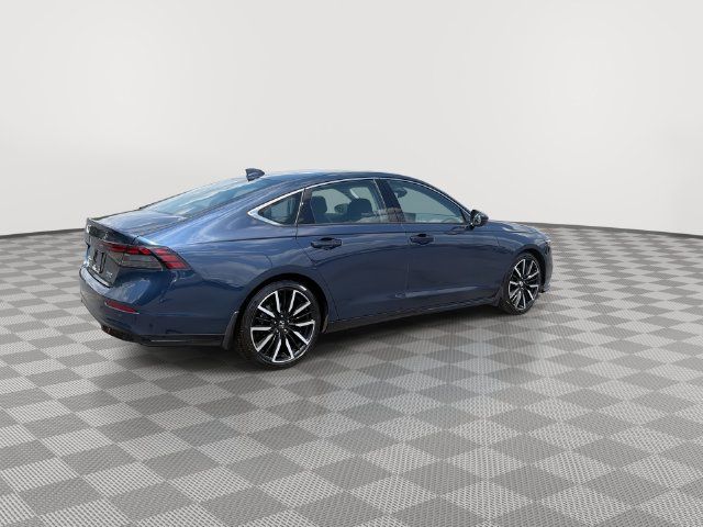 Used 2024 Honda Accord Touring image 11