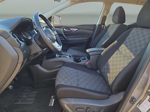 Used 2021 Nissan Rogue Sport SV image 18