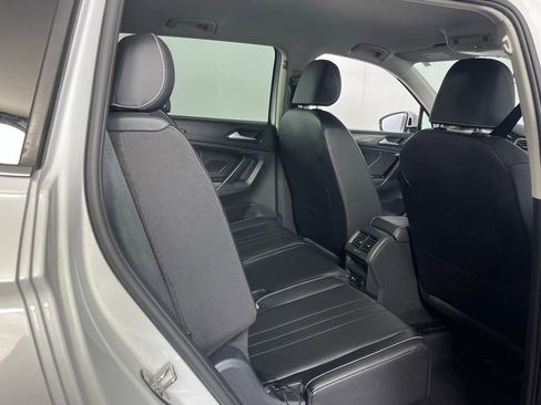 Used 2024 Volkswagen Tiguan SE image 27