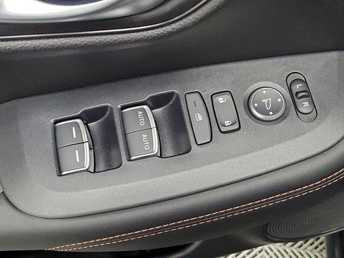 Certified 2025 Honda HR-V Sport image 19