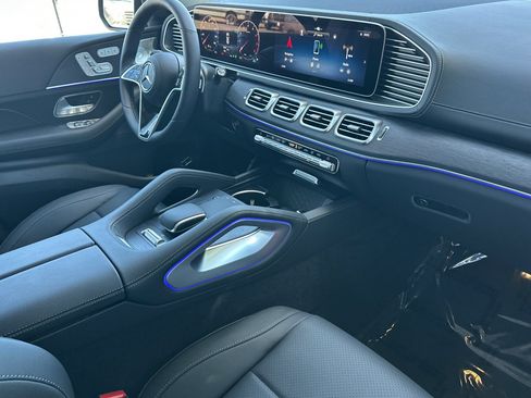 New 2026 Mercedes-Benz GLS 450 4MATIC image 17